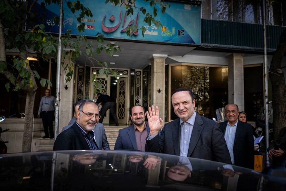بازدید رضا مسرور از روزنامه ایران