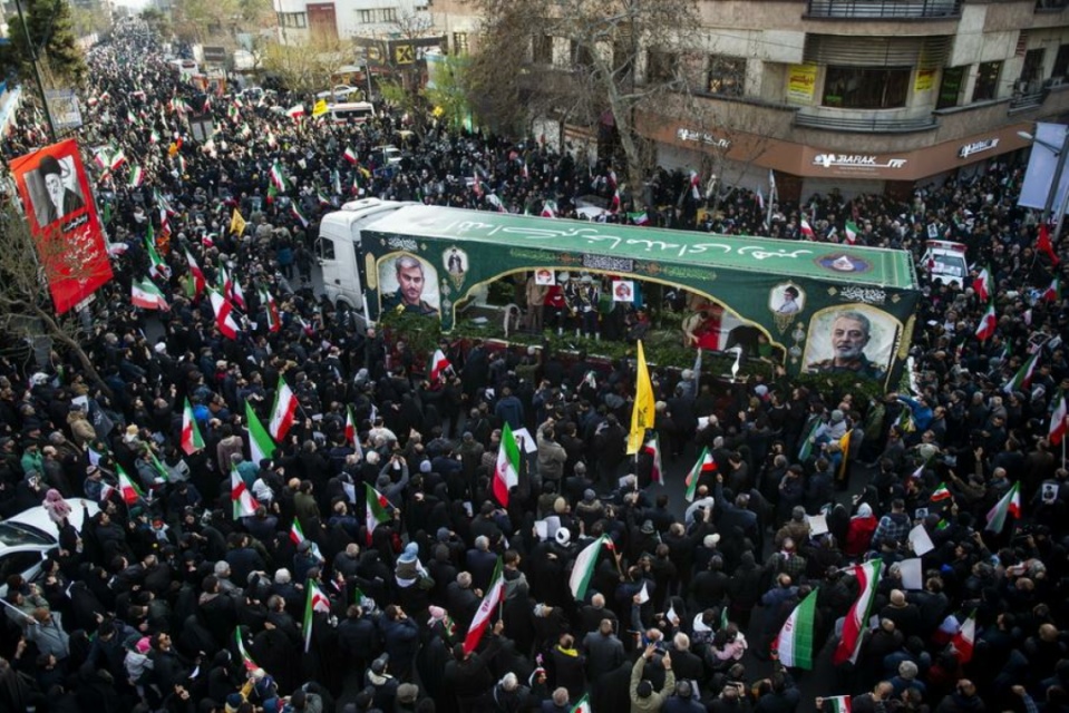 تشییع پیکر ۳۵ شهید جنگ رمضان در تهران