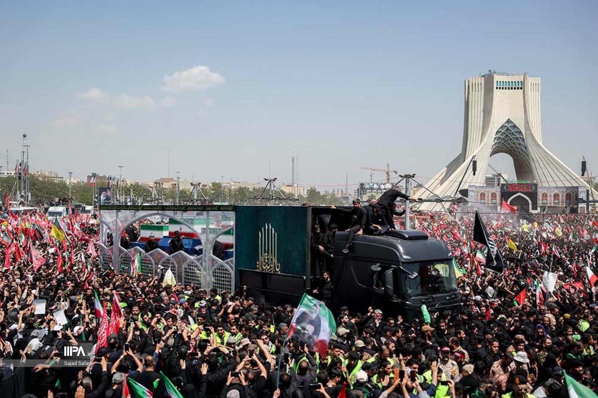 تشییع پیکر رهبر شهید-۴