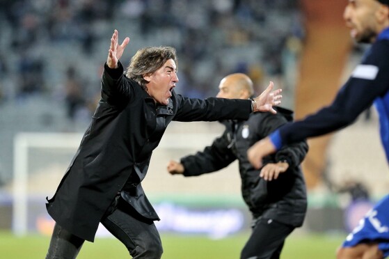 دیدار تیم های فوتبال استقلال و هوادار