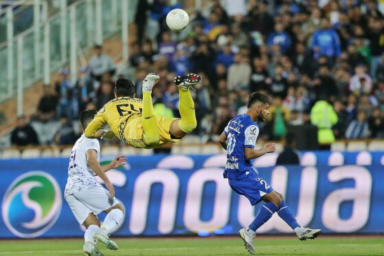 دیدار تیم های فوتبال استقلال و هوادار