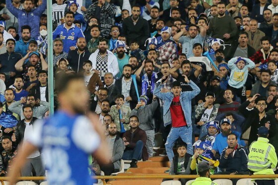 دیدار تیم های فوتبال استقلال و هوادار