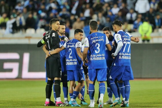 دیدار تیم های فوتبال استقلال و هوادار