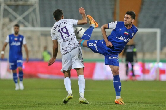 دیدار تیم های فوتبال استقلال و هوادار