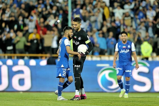 دیدار تیم های فوتبال استقلال و هوادار