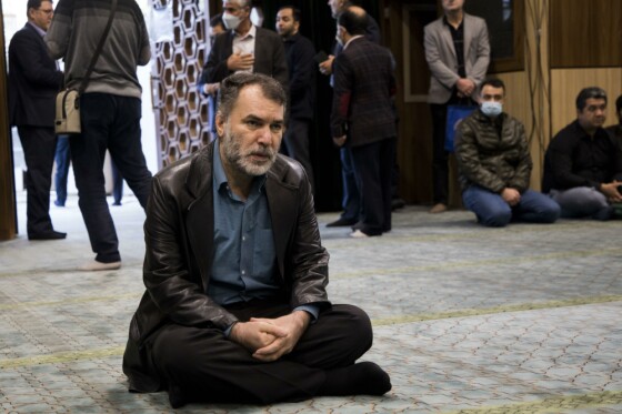 مسعود ده نمکی در مراسم تشییع پیکر عماد افروغ