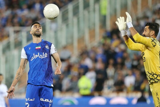 دیدار تیم های فوتبال استقلال و هوادار