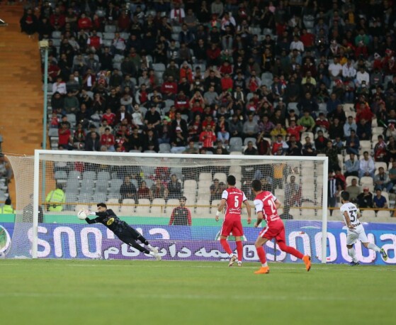 دیدار تیم های پرسپولیس و ملوان بندر انزلی