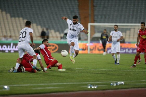 دیدار تیم های پرسپولیس و ملوان بندر انزلی