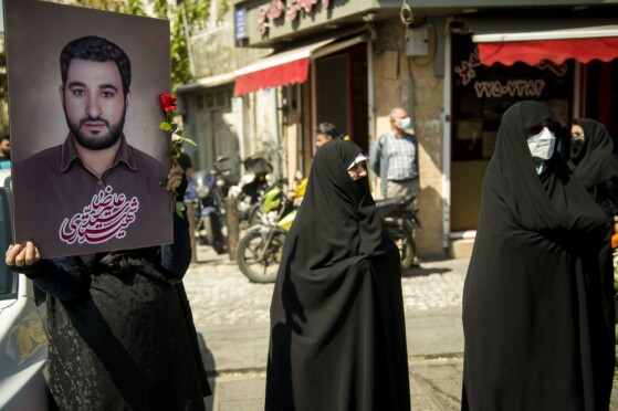 تشییع پیکر شهدای حرم