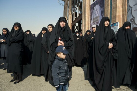 تشییع پیکر شهید اسماعیل احمدی در مقبره الشهدا شهرک شهید محلاتی