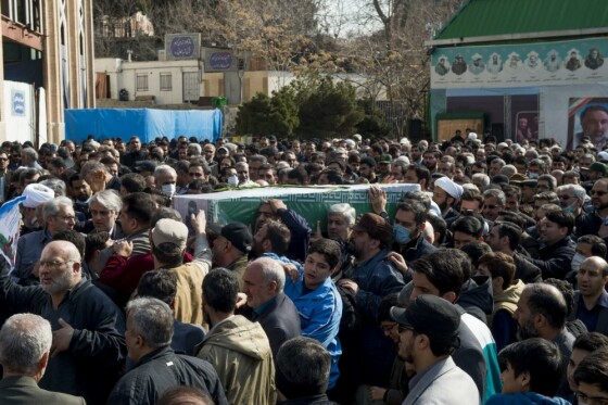 تشییع پیکر شهید اسماعیل احمدی در مقبره الشهدا شهرک شهید محلاتی