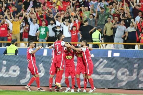 دیدار تیم های پرسپولیس تهران و گل گهر سیرجان