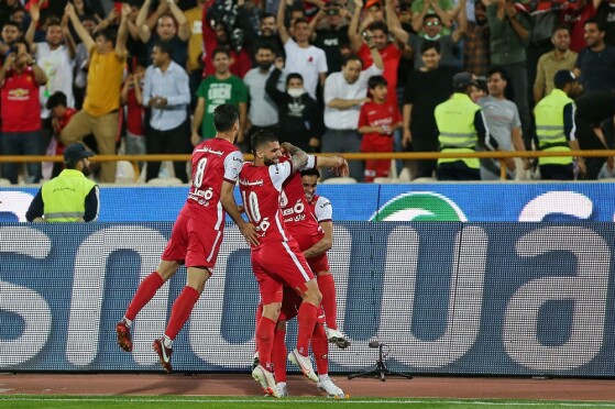 دیدار تیم های پرسپولیس تهران و گل گهر سیرجان