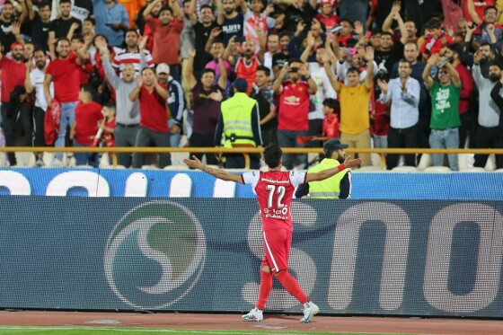 دیدار تیم های پرسپولیس تهران و گل گهر سیرجان