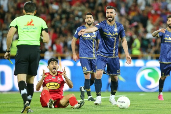 دیدار تیم های پرسپولیس تهران و گل گهر سیرجان