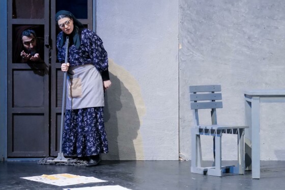 نمایش «کافه کات»