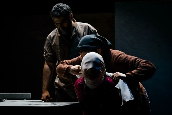 نمایش «کافه کات»