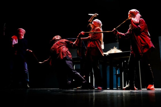 نمایش «کافه کات»