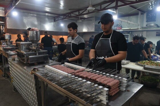 پیاده روی اربعین حسینی از نجف به سوی کربلا