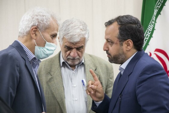 نشست هم اندیشی صاحبنظران دانشگاهی و فعالین صنعت خودرو با وزیر اقتصاد