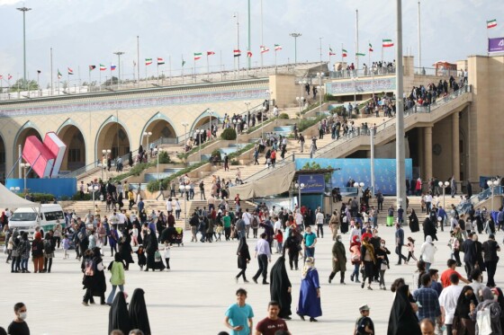 غرفه «انتشارات ایران» در سی سومین نمایشگاه کتاب تهران