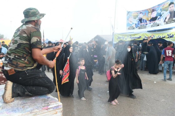 پیاده روی اربعین حسینی از نجف به سوی کربلا