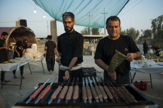 میزبانی از زائرین اربعین در مسیرهای منتهی به کربلا