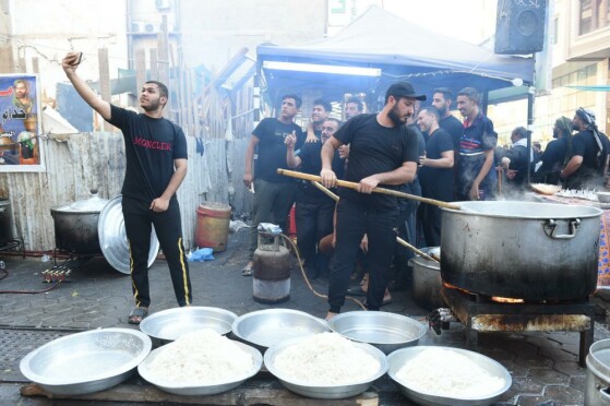 پذیرایی مردم شهر کربلا از زائرین اربعین حسینی(ع)