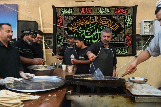 پذیرایی مردم شهر کربلا از زائرین اربعین حسینی(ع)