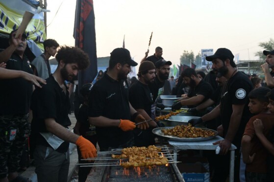 پیاده روی اربعین حسینی از نجف به سوی کربلا