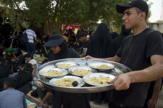 میزبانی از زائرین اربعین در مسیرهای منتهی به کربلا