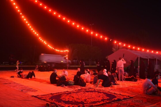 پیاده روی اربعین حسینی از نجف به سوی کربلا