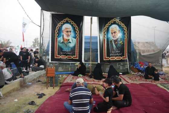 پیاده روی اربعین حسینی از نجف به سوی کربلا