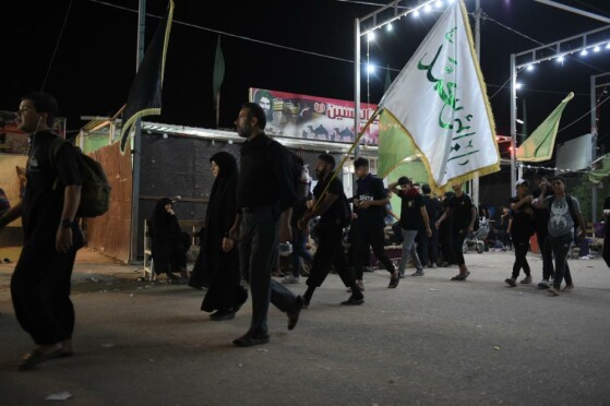 پیاده روی اربعین حسینی از نجف به سوی کربلا