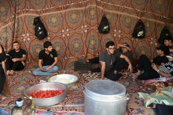 پذیرایی مردم شهر کربلا از زائرین اربعین حسینی(ع)