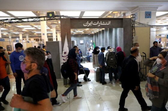 غرفه «انتشارات ایران» در سی سومین نمایشگاه کتاب تهران