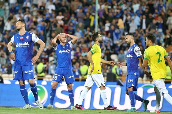 دیدار تیم های استقلال و صنعت نفت آبادان