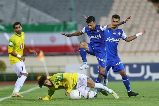 دیدار تیم های استقلال و صنعت نفت آبادان