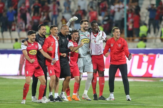 دیدار تیم های فوتبال پرسپولیس و پیکان