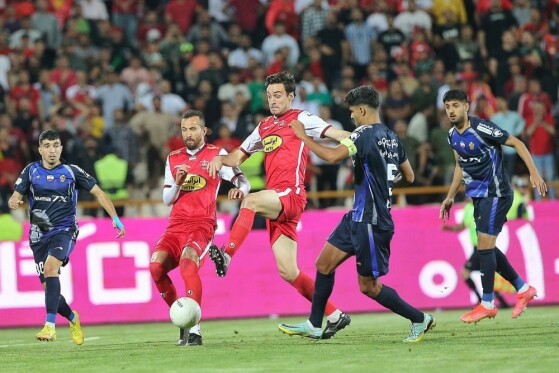 دیدار تیم های فوتبال پرسپولیس و پیکان