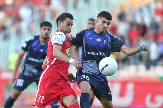 دیدار تیم های فوتبال پرسپولیس و پیکان