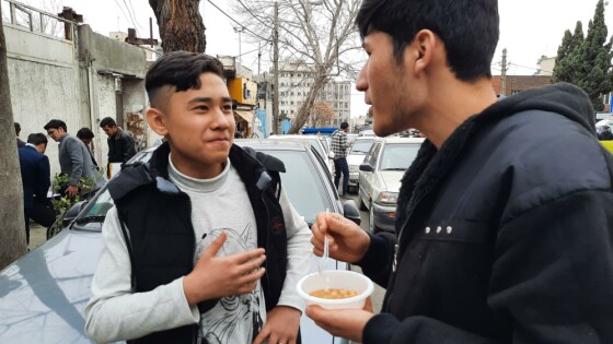 زندگی روز مره مقابل سفارت افغانستان