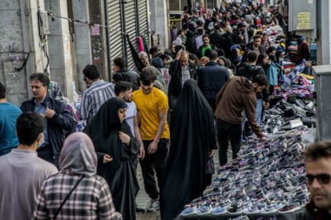 بازار دستفروشان در خیابان های تهران