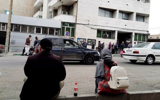 زندگی روز مره مقابل سفارت افغانستان