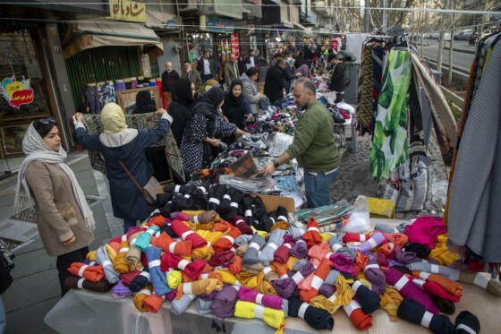 بازار دستفروشان در خیابان های تهران