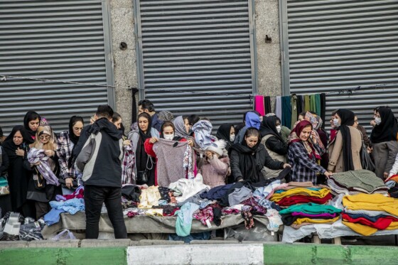 بازار دستفروشان در خیابان های تهران