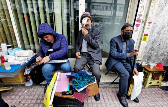 زندگی روز مره مقابل سفارت افغانستان