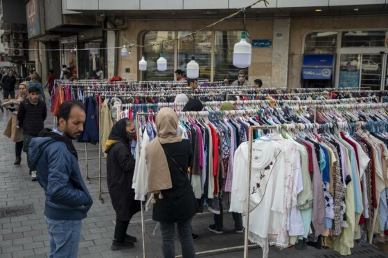 بازار دستفروشان در خیابان های تهران