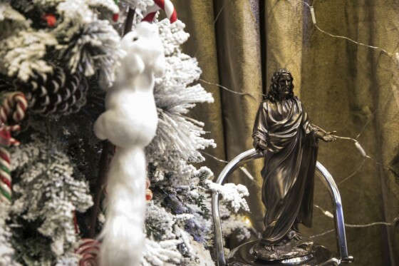 خرید کریسمس در آستانه سال نو میلادی در تهران